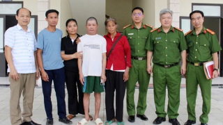Công an Hoà Bình giúp người tâm thần tìm lại người thân sau 7 tháng đi lạc
