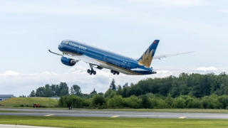 Máy bay Vietnam Airlines chuyển hướng hạ cánh khẩn
