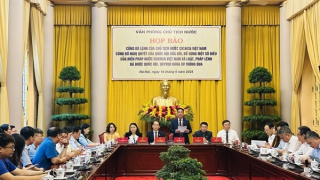 Công bố Nghị quyết của Quốc hội sửa đổi, bổ sung một số điều của Hiến pháp và các luật, pháp lệnh vừa được thông qua