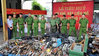 Công an Nam Định tiêu hủy hàng nghìn vũ khí, vật liệu nổ và công cụ hỗ trợ