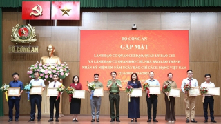 Vững vàng trận tuyến thông tin, chung sức bảo vệ an ninh Tổ quốc