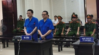 Xử phạt 8 năm tù 2 bị cáo người Trung Quốc về tội tàng trữ, lưu hành tiền giả