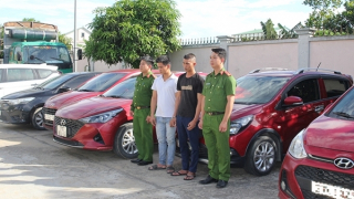 Phá ổ nhóm chuyên thuê xe ô tô tự lái, làm giả giấy tờ rồi mang đi cầm cố