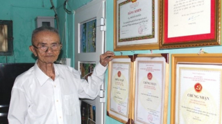 Tròn 100 tuổi vẫn đam mê với nghề báo