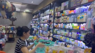 Bán hàng nhập lậu, giả nhãn hiệu, một cơ sở bị đề nghị xử phạt 121 triệu đồng