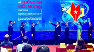 Trau dồi trí, đức để “mắt sáng, lòng trong, bút sắc”