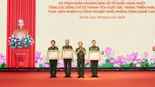 Chủ tịch nước tặng thưởng Huân chương Bảo vệ Tổ quốc hạng Nhất cho các lãnh đạo Tập đoàn Viettel