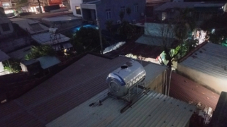 Phát hiện bộ xương người trong bồn chứa nước trên mái nhà