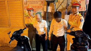 Vừa "nhảy" xe máy trong đêm, hai tên trộm giáp mặt CSGT đi tuần