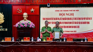 Công an TP Hà Nội nhận thư khen của lãnh đạo Bộ Công an, Thành ủy Hà Nội, Bộ Tài chính