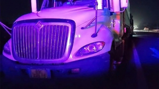 Xử lý hàng loạt tài xế dừng đỗ trên cao tốc lúc nửa đêm