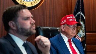 Tổng thống Mỹ Donald Trump thông báo ngừng bắn Iran-Israel