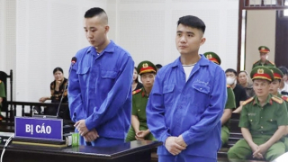 Hai nhân viên sân golf lãnh 23 năm tù vì tội “bỏ nhỏ” ma tuý