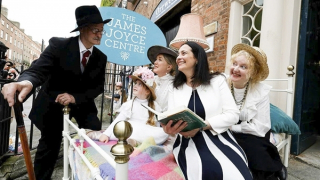 Khi nỗi buồn trở thành ngọn lửa thiêng