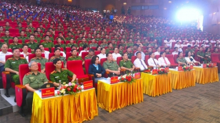 Whole society uniting in building a drug-free community