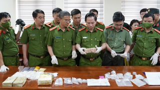 Triệt xóa đường dây mua bán ma túy liên tỉnh, thu gần 5,6kg ma túy, 1 khẩu súng quân dụng