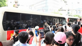 Từ “crush quốc dân” đến nạn nhân của văn hóa thần tượng méo mó