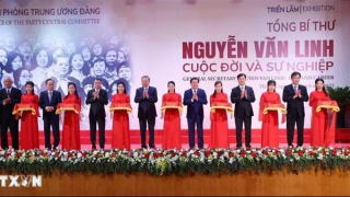 Tổng Bí thư Tô Lâm cắt băng khai mạc triển lãm về Tổng Bí thư Nguyễn Văn Linh