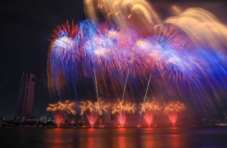 Vòng loại DIFF 2025 khép lại mãn nhãn: Hàn Quốc và Ý đốt nóng bầu trời sông Hàn