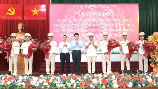 Công an các tỉnh công bố Quyết định về tổ chức, cán bộ theo mô hình tổ chức mới