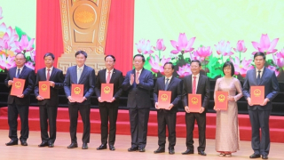 Công bố các nghị quyết, quyết định thành lập tỉnh mới Gia Lai, Khánh Hoà,  Đắk Lắk