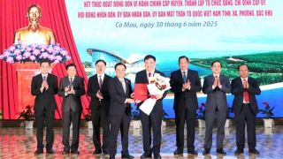 Công bố thành lập các tỉnh mới: Vĩnh Long, Cà Mau, An Giang, Đồng Tháp