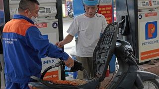 Bộ Công Thương nói gì khi doanh nghiệp giảm mạnh chiết khấu xăng dầu cho đại lý?