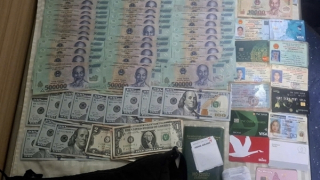 Hơn 100 hành khách đi tàu được trả lại tài sản bỏ quên