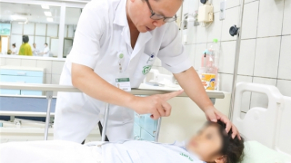 Bé gái co giật được CSGT đưa đi cấp cứu đã xuất viện