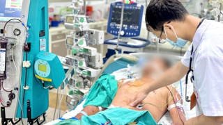 Nguy kịch sau 3 ngày ăn tiết canh