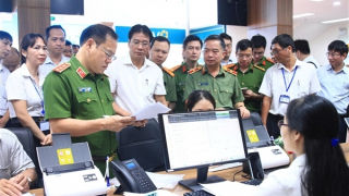 Thứ trưởng Nguyễn Văn Long kiểm tra công tác đảm bảo dịch vụ công tại tỉnh Khánh Hòa