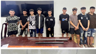 Bắt giữ 9 đối tượng dùng hung khí "nói chuyện" trong đêm