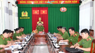 Vĩnh Long: Công an xã, phường nêu cao tinh thần phục vụ nhân dân