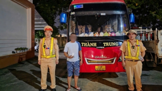CSGT Tuyên Quang phát hiện nhiều tài xế xe khách dương tính với ma tuý