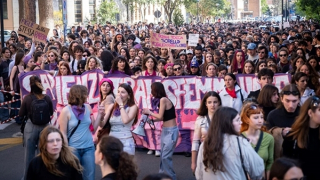 Bùng nổ biểu tình chống bạo lực giới ở Ý