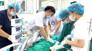 Ăn tiết canh ở quán quen, người đàn ông bị ngừng tim