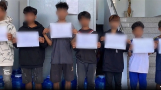 Truy xét, làm rõ 7 thiếu niên tụ tập trên cầu vượt ném đá xuống xe ô tô chạy trên cao tốc