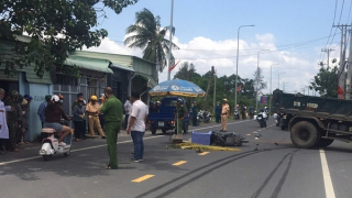 3 mẹ con thương vong sau va chạm với xe ben