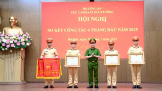 Chuyển đổi trạng thái CSGT ra đường thủ công sang làm việc bằng công nghệ