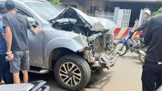 Truy bắt tài xế xe bán tải gây tai nạn rồi bỏ trốn