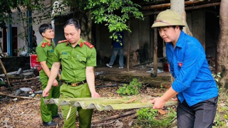 Công an xã giải tỏa hành lang an toàn tuyến điện 500kv