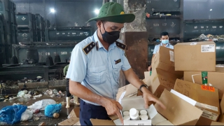 Dù đã bị rút số công bố sản phẩm, nhiều mỹ phẩm vẫn bán trên thị trường