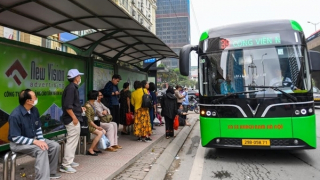 6 tháng đầu năm 2025: Chất lượng dịch vụ của xe buýt được nâng cao, lượng khách gia tăng