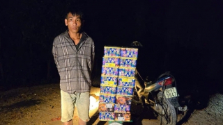 Phá nhiều vụ vận chuyển hàng lậu khu vực biên giới trong đêm