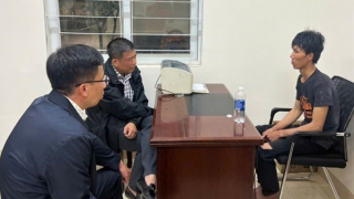 45 phút căng thẳng giải cứu con tin bị khống chế bằng dao