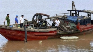 Tạm giữ gần 1.400m³ cát khai thác cát trái phép trên sông