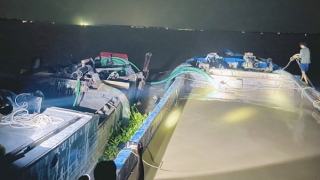 Công an Vĩnh Long liên tiếp phát hiện phương tiện vận chuyển, khai thác trái phép cát sông