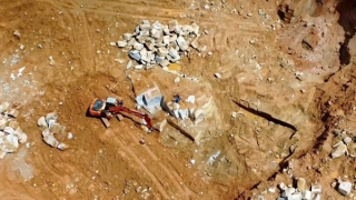 Mỏ đá không phép ngang nhiên hoạt động