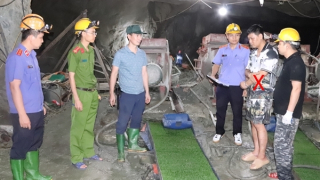 Công an tỉnh Sơn La xuyên rừng, vượt suối truy quét “vàng tặc”