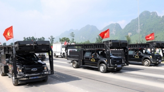 Modern military and police equipment showcased at first parade rehearsal